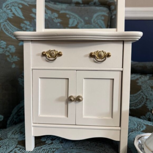 American Girl Pleasant Company Washstand and Porcelain Water Ewer and Basin Set - Picture 4 of 5